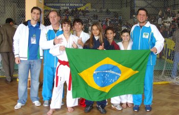 Seleção brasileira de karatê conquista 25 medalhas no Chile